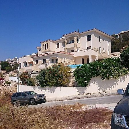 Beau Views Apartment Peyia Luaran gambar